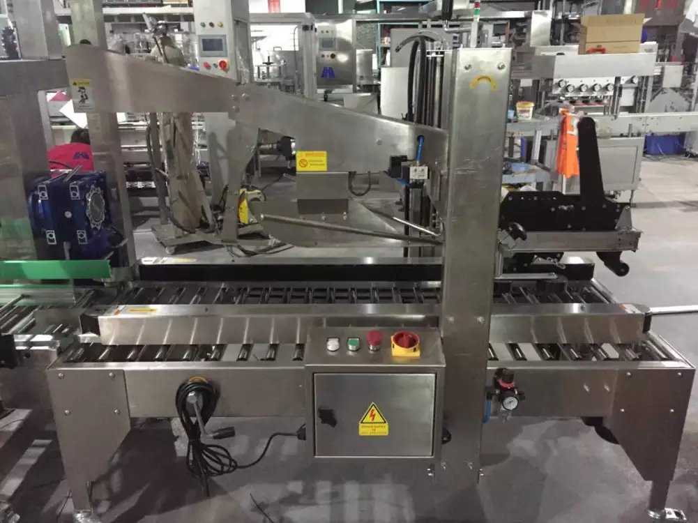 慶賀,星格全自動灌裝生產(chǎn)線整裝待發(fā)(圖2)