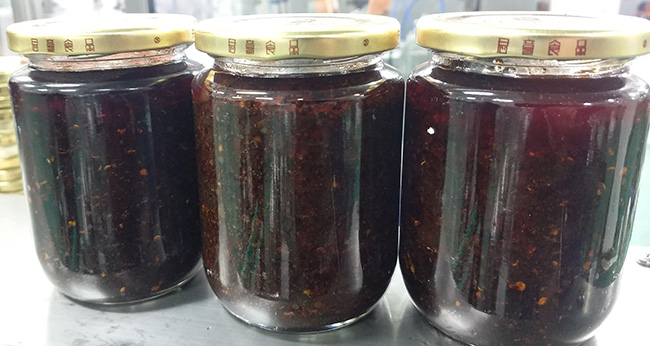 自動灌裝抽真空生產線將醬料行業(yè)進行到底！(圖2)