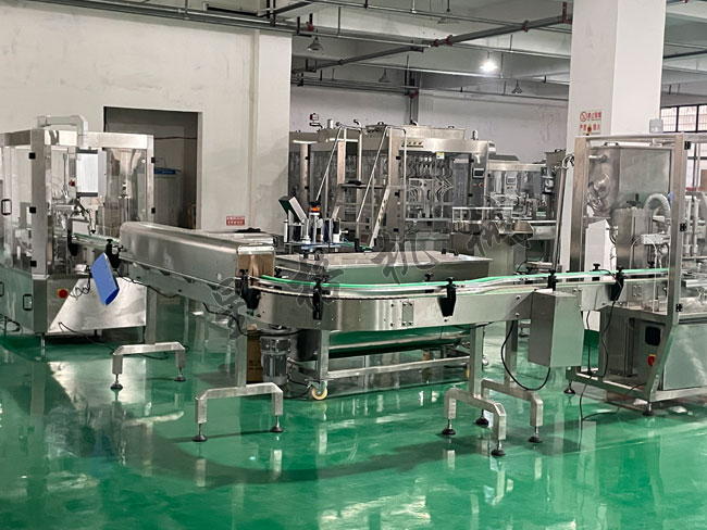 2022年新款自動醬料灌裝生產線上線了！(圖2)
