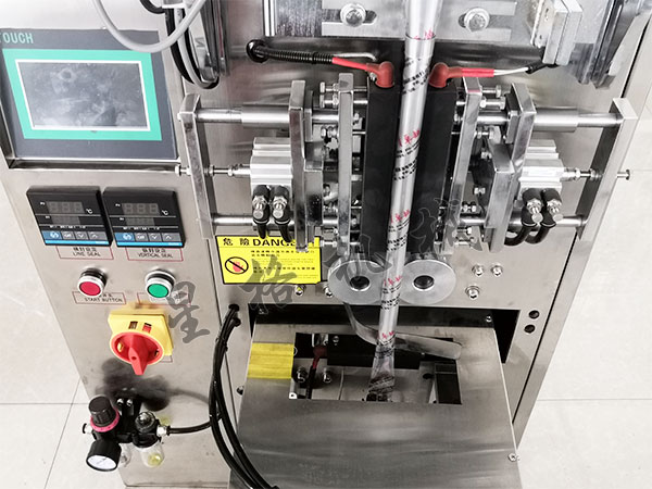 小型食品醬料包裝機正確調(diào)試技巧(圖2)