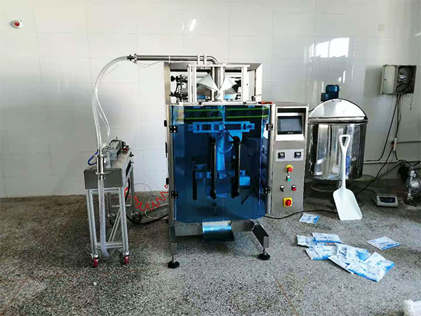 全自動醬料包裝機(jī)設(shè)備改變了包裝難題(圖1)