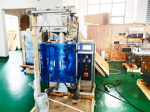 立式甜辣醬料包裝機為什么會出現溫度過高(圖1) 立式甜辣醬料包裝機為什么會出現溫度過高(圖1)