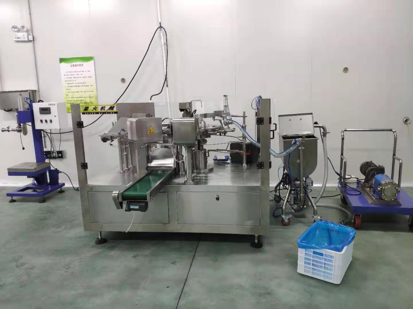 全自動給袋式醬料包裝機實現(xiàn)自動化、智能化(圖2) 全自動給袋式醬料包裝機實現(xiàn)自動化、智能化(圖2)