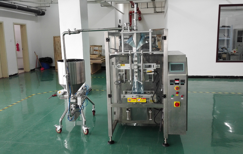 火鍋底料自動(dòng)化醬料包裝機(jī)多樣化發(fā)展，提高經(jīng)濟(jì)效益(圖1)